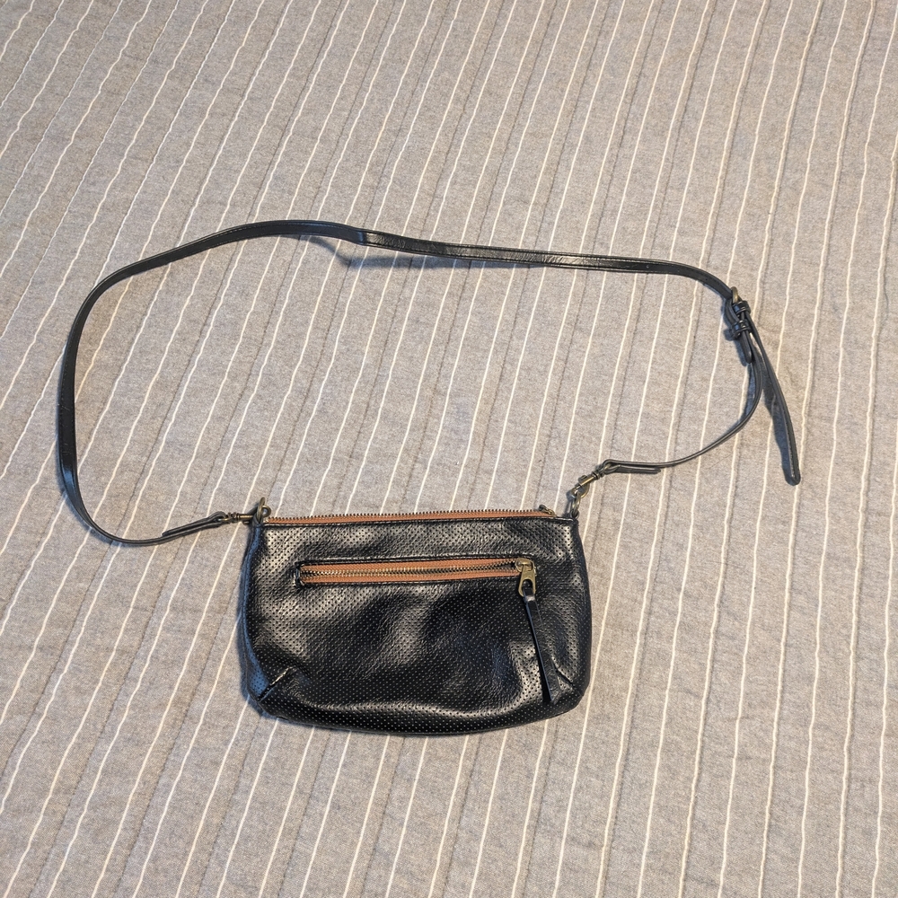 Universal Thread Black Crossbody Bag